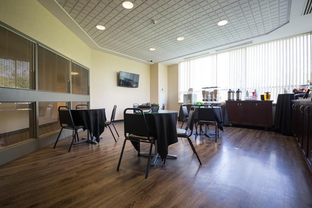 Residence & Conference Centre - Γουίντσορ Εξωτερικό φωτογραφία