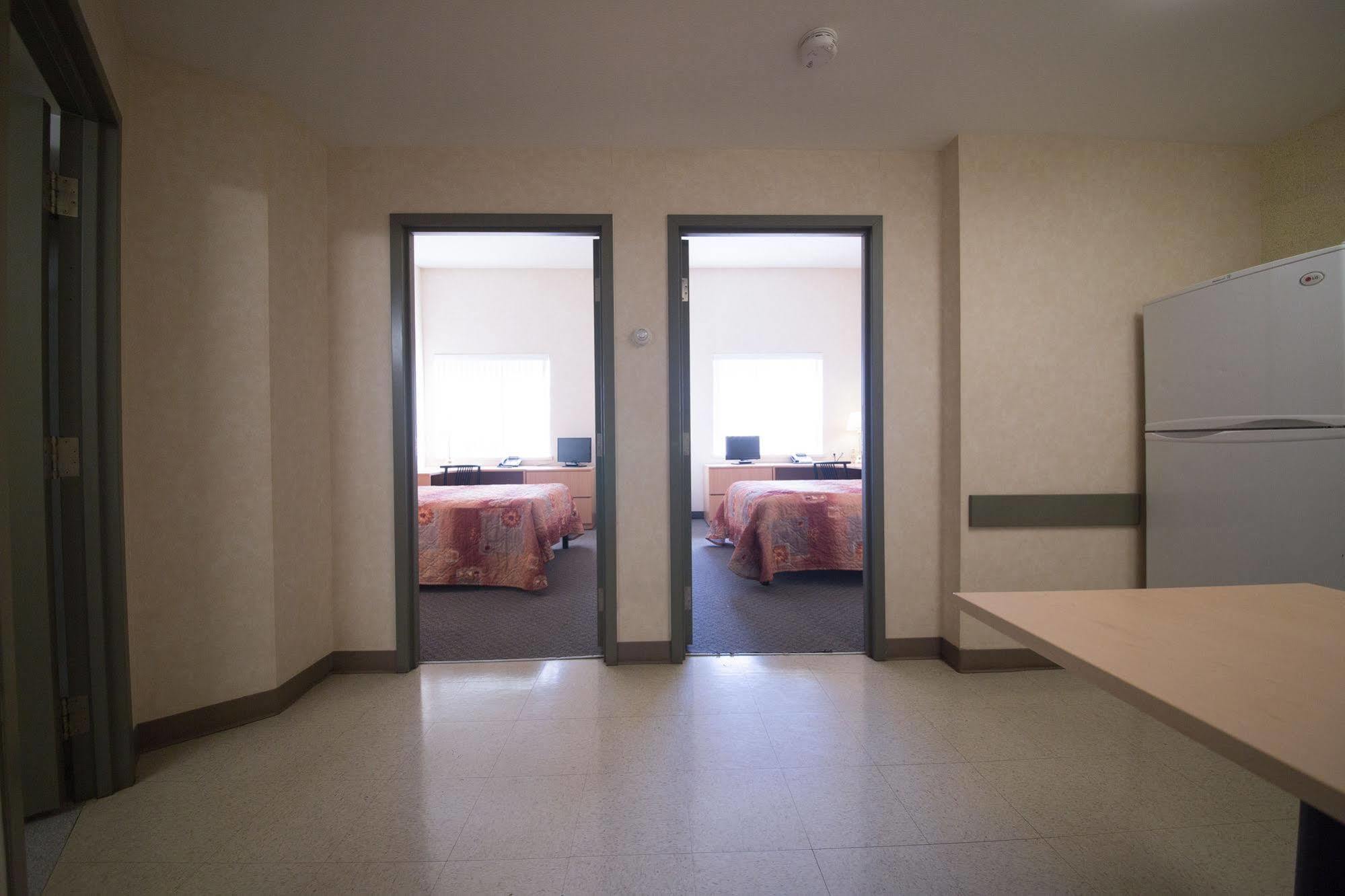 Residence & Conference Centre - Γουίντσορ Εξωτερικό φωτογραφία